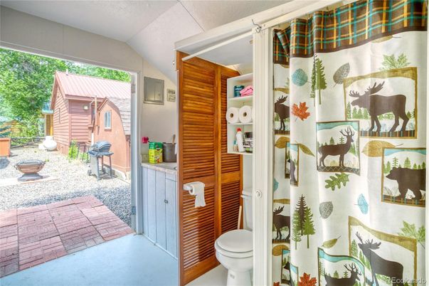 Bathroom, Exterior