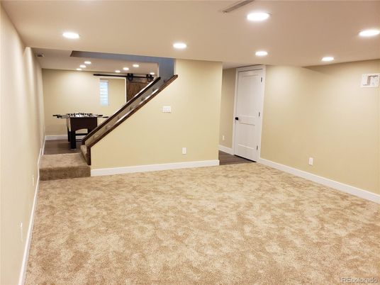Empty room, Interior, Recessed Lighting