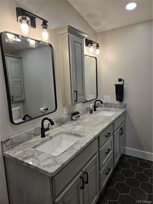 Bathroom, Dual Sink Vanities, Interior, Recessed Lighting