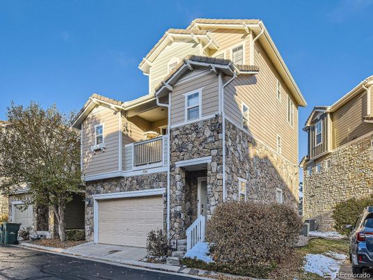 Attached, Exterior, Facade, Rowhouse