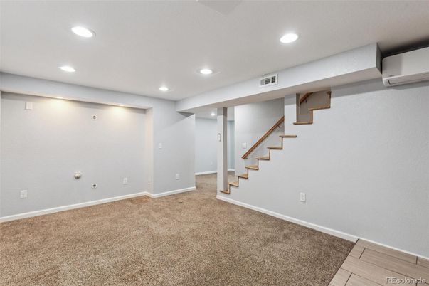 Empty room, Interior, Recessed Lighting