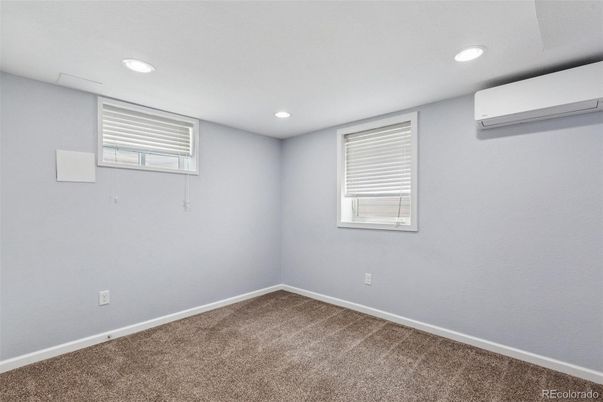 Empty room, Interior, Recessed Lighting