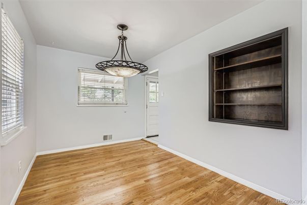 Empty room, Interior, Pendant Lights, Wood Texture Flooring