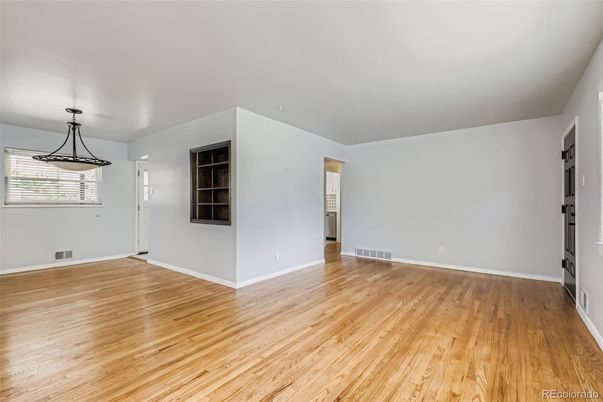 Empty room, Interior, Pendant Lights, Wood Texture Flooring