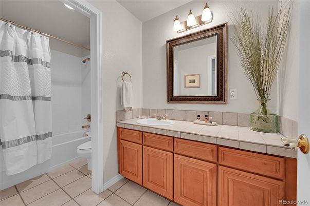 Bathroom, Interior, Tile Countertops