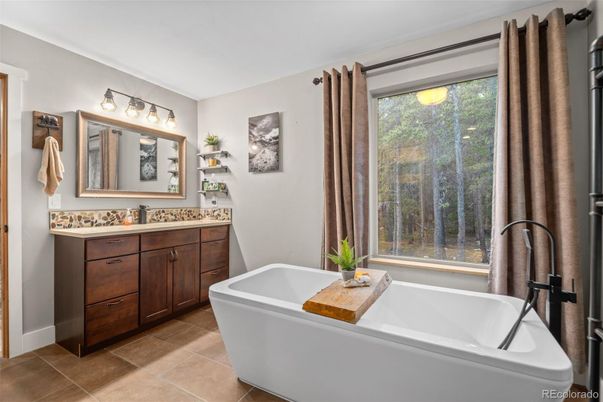 Bathroom, Free Standing Baths, Interior