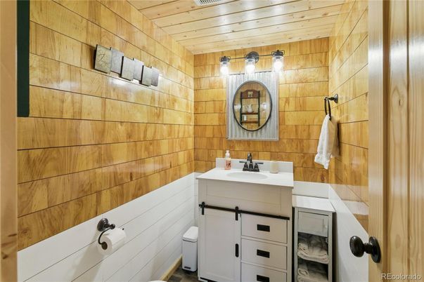 Bathroom, Interior, Wooden Ceilings, Wooden Walls