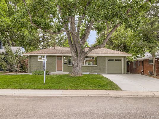 Attached, Exterior, Facade, Ranch
