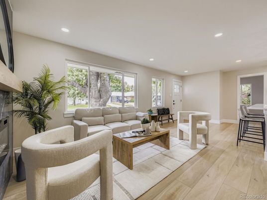 Interior, Living room, Recessed Lighting, Wood Texture Flooring