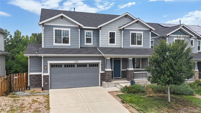 Attached, Exterior, Facade, American Craftsman