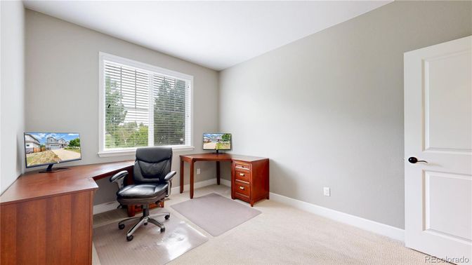 Home Office, Interior