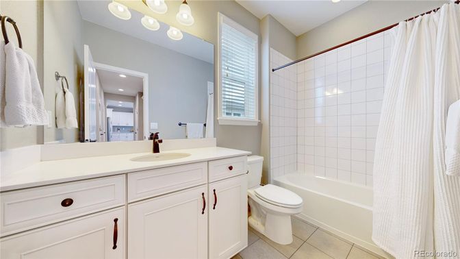 Bathroom, Interior, Recessed Lighting
