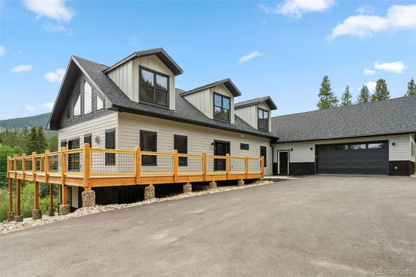 Attached, Exterior, Facade, Farmhouse