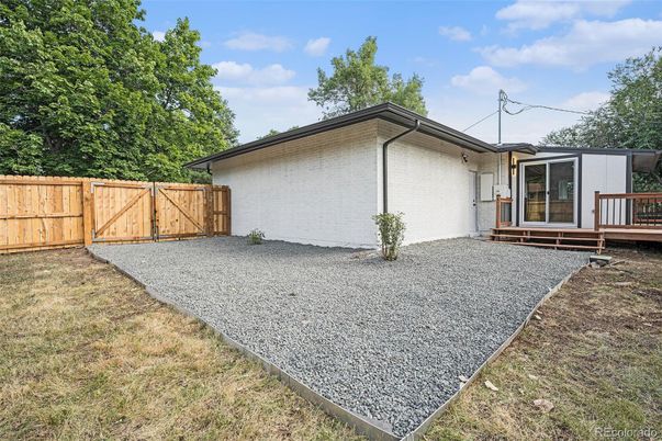 Detached Garage, Exterior