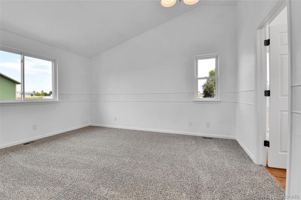 Empty room, Interior
