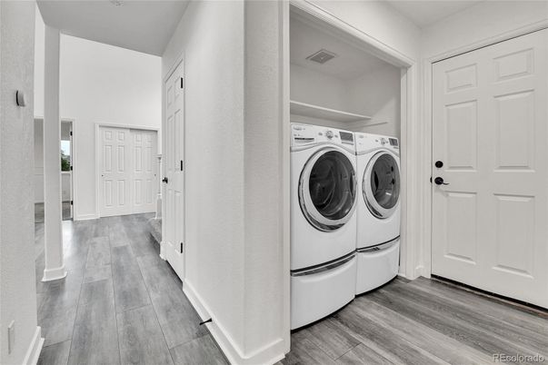 Interior, Utility Closets, Washer, Wood Texture Flooring