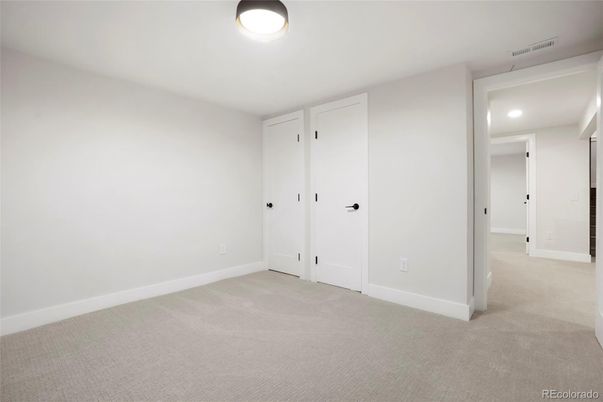 Empty room, Interior, Recessed Lighting