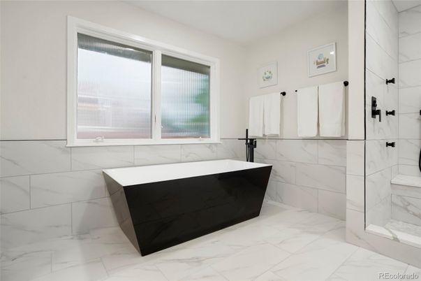 Bathroom, Free Standing Baths, Interior, Marble, Marble Walls