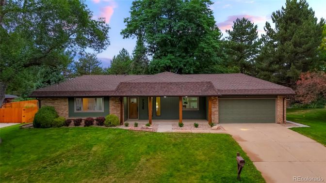 Attached, Exterior, Facade, Ranch