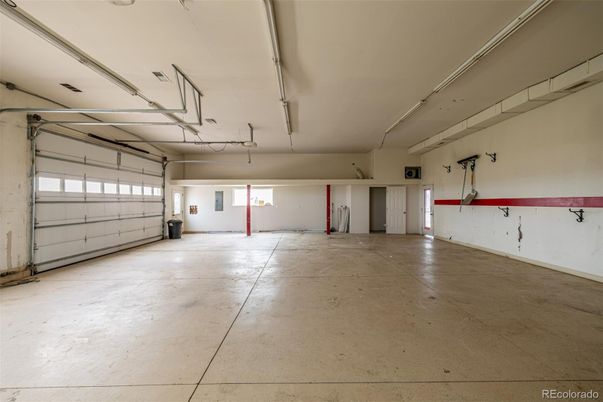 Garage, Interior