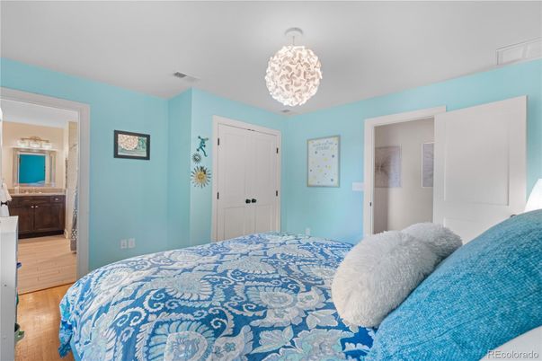 Bedroom, Interior, Pendant Lights, Wood Texture Flooring