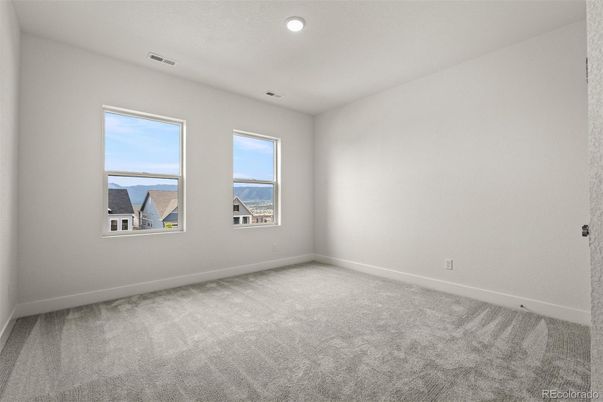 Empty room, Interior