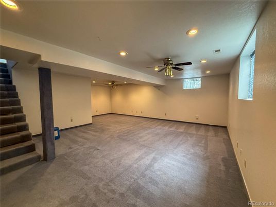 Empty room, Interior, Recessed Lighting