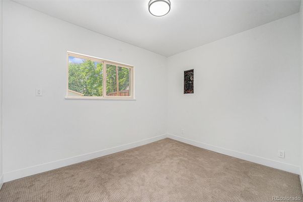Empty room, Interior