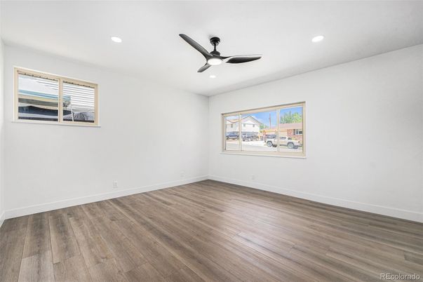Empty room, Interior, Recessed Lighting, Wood Texture Flooring