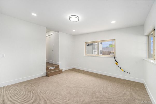 Empty room, Interior, Recessed Lighting