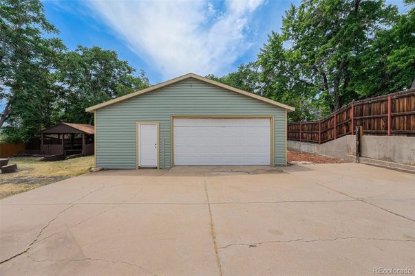 Detached Garage, Exterior