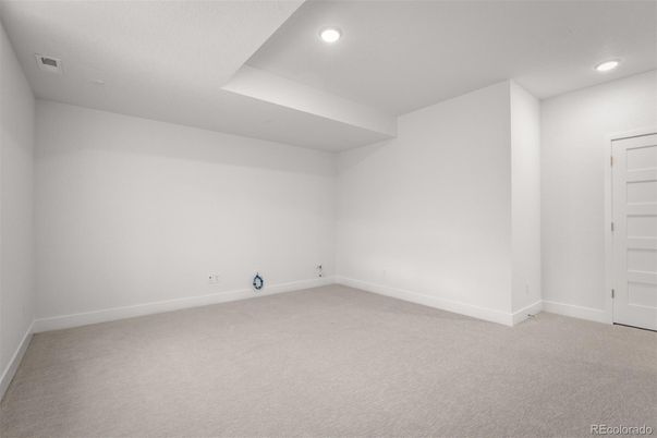Empty room, Interior, Recessed Lighting