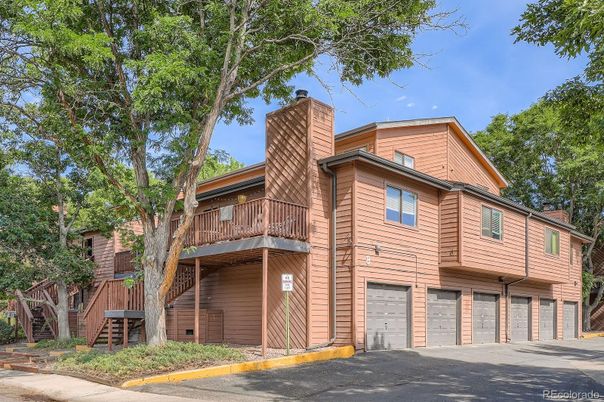 Attached, Exterior, Facade, Rowhouse