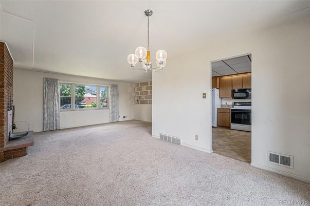 Chandelier, Empty room, Interior, Kitchen