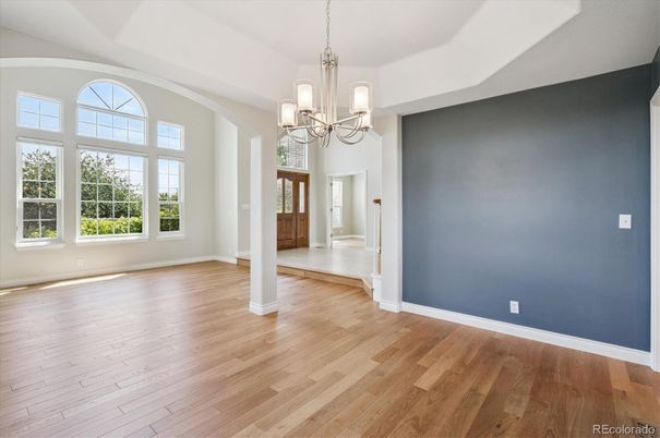 Chandelier, Empty room, Interior, Wood Texture Flooring