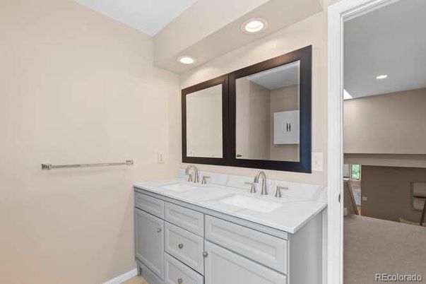 Bathroom, Dual Sink Vanities, Interior, Recessed Lighting