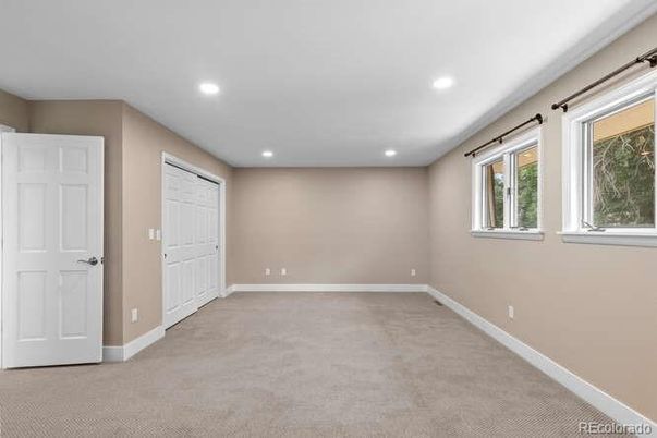 Empty room, Interior, Recessed Lighting