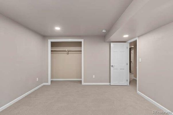 Empty room, Interior, Recessed Lighting