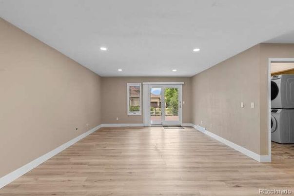 Empty room, Interior, Recessed Lighting, Washer, Wood Texture Flooring