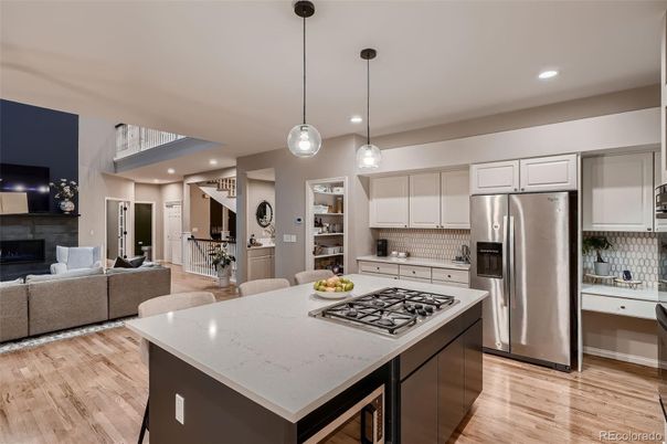 Interior, Kitchen, Living room, Pendant Lights, Recessed Lighting, Stainless Steel Appliances, Wood Texture Flooring