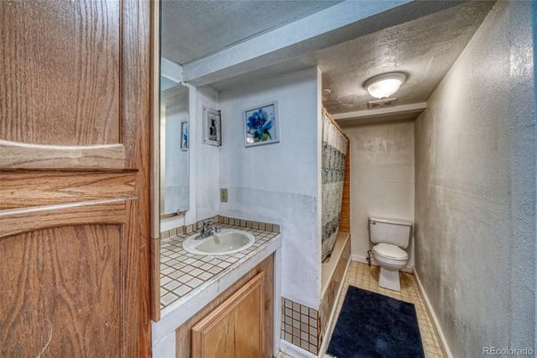 Bathroom, Interior, Tile Countertops