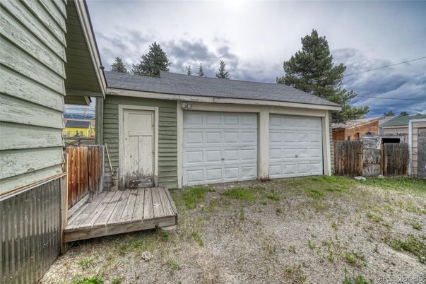 Detached Garage, Exterior