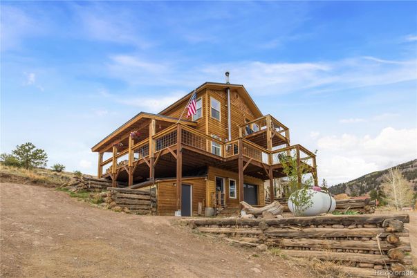 Exterior, Facade, Log Home