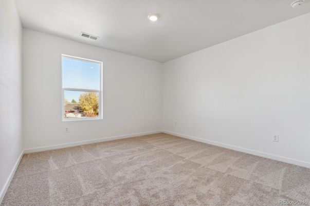 Empty room, Interior