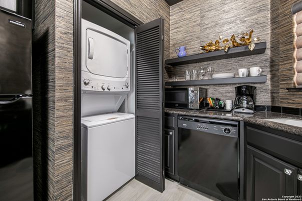 Interior, Utility Closets, Washer, Wood Texture Flooring