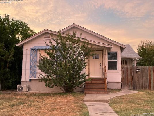 Exterior, Facade, None