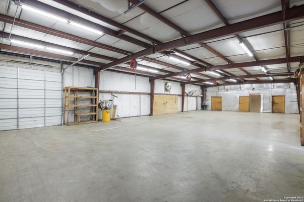 Garage, Interior, Wooden Beams