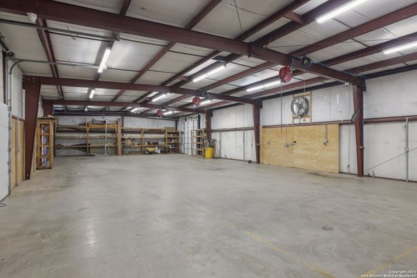 Garage, Interior, Wooden Beams