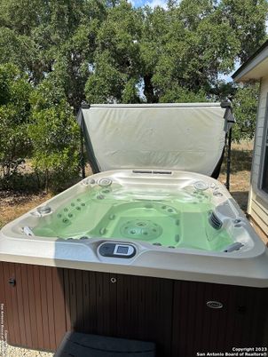 Exterior, Hot Tub