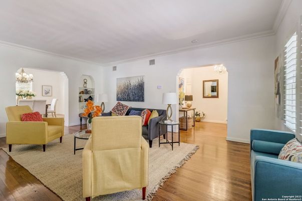 Chandelier, Dining room, Interior, Living room, Wood Texture Flooring